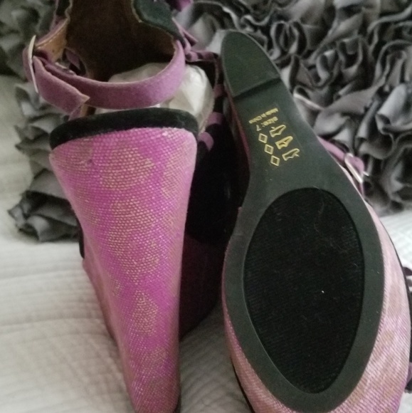 Shoes - Picture 3 of 5